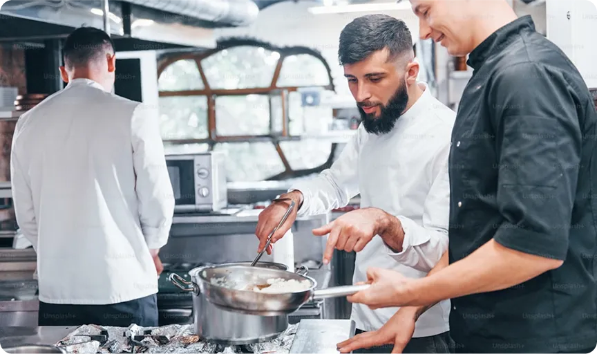 Kelnerzy i pracownicy obsługi