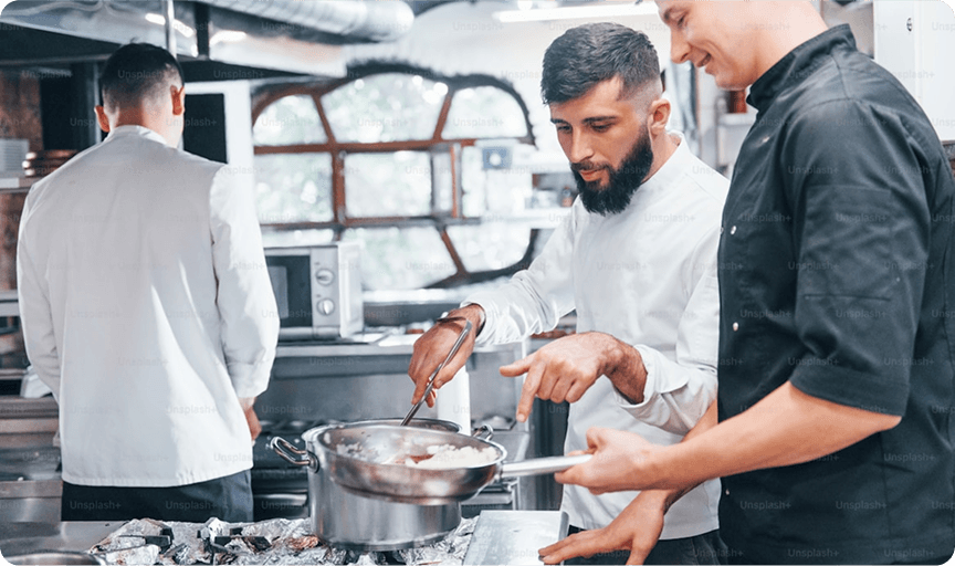 Kelnerzy i pracownicy obsługi