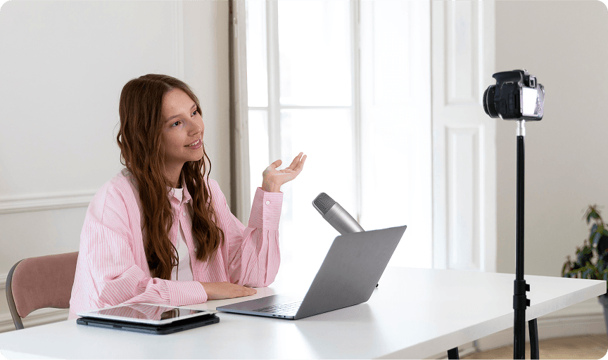 Twórcy treści i inni